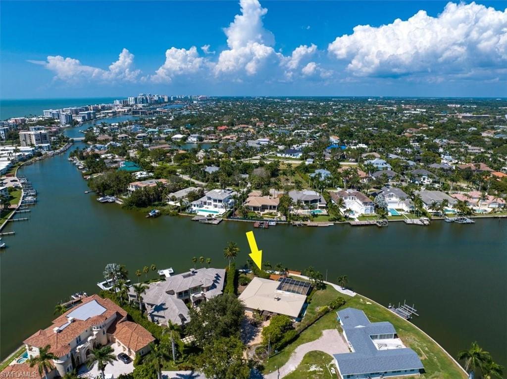 MOORINGS - Residential