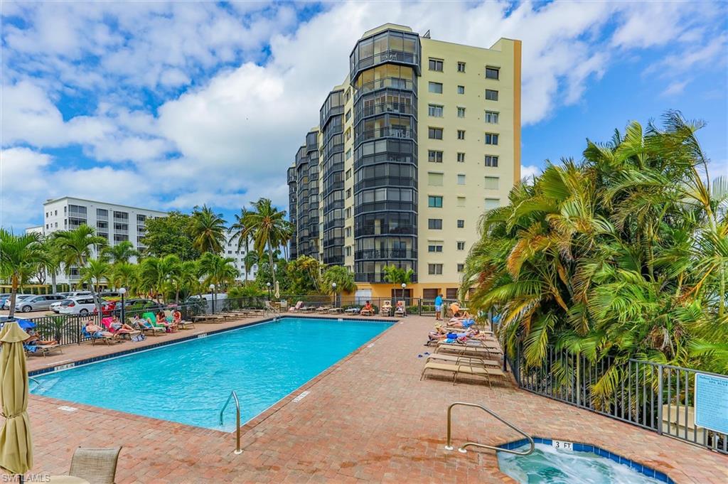 HARBOUR POINTE CONDO - Residential