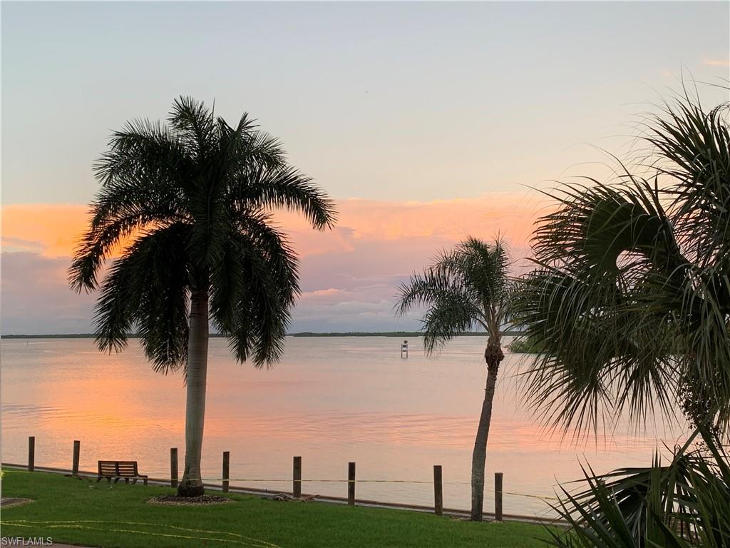 HARBOUR POINTE CONDO - Residential