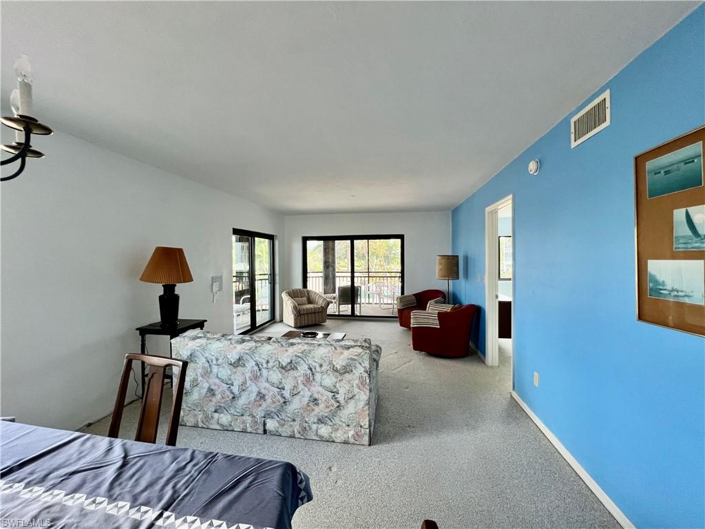 HARBOUR POINTE CONDO - Residential