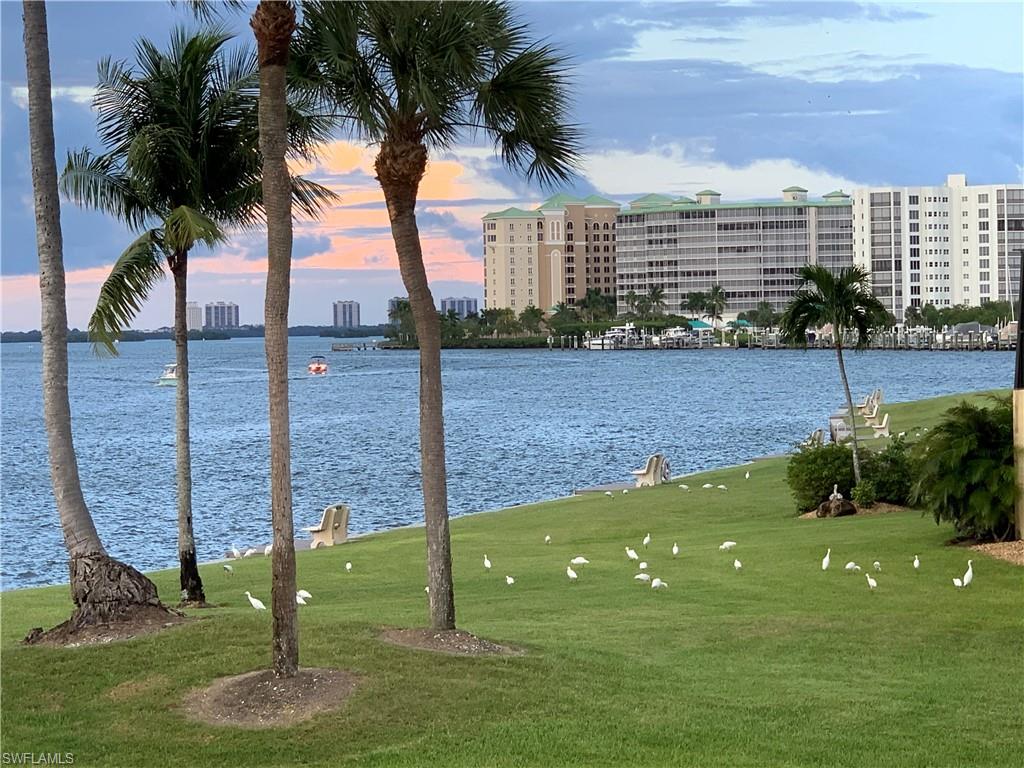 HARBOUR POINTE CONDO - Residential