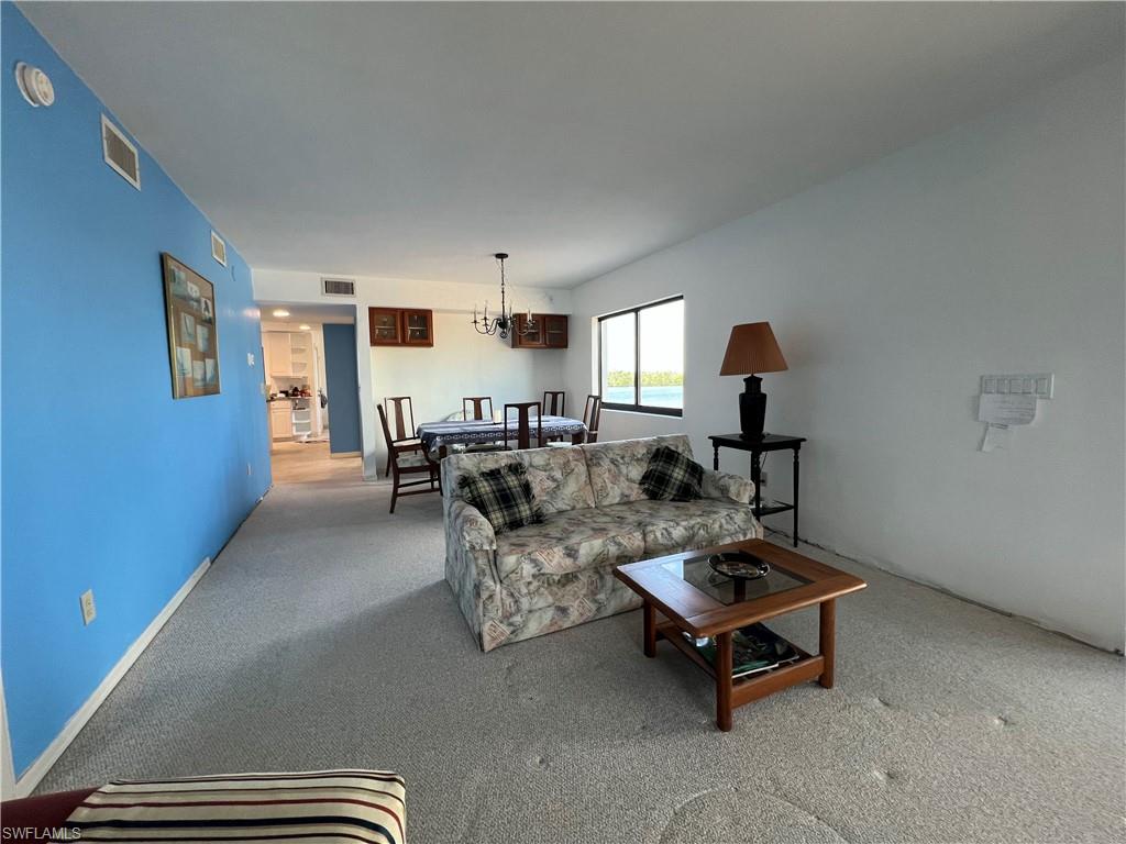 HARBOUR POINTE CONDO - Residential