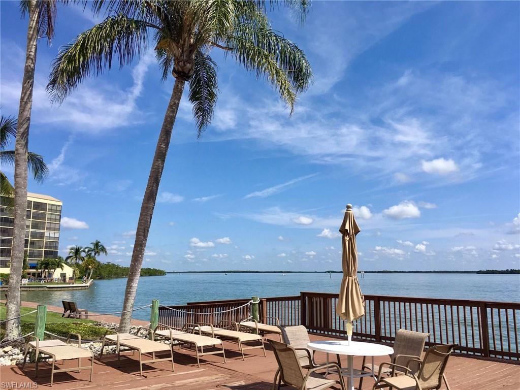 HARBOUR POINTE CONDO - Residential