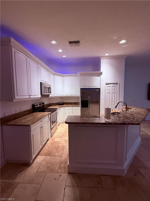 GOLDEN GATE ESTATES - Residential