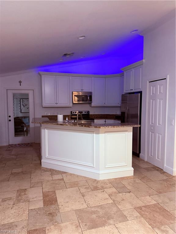 GOLDEN GATE ESTATES - Residential