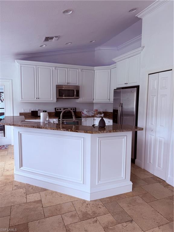 GOLDEN GATE ESTATES - Residential
