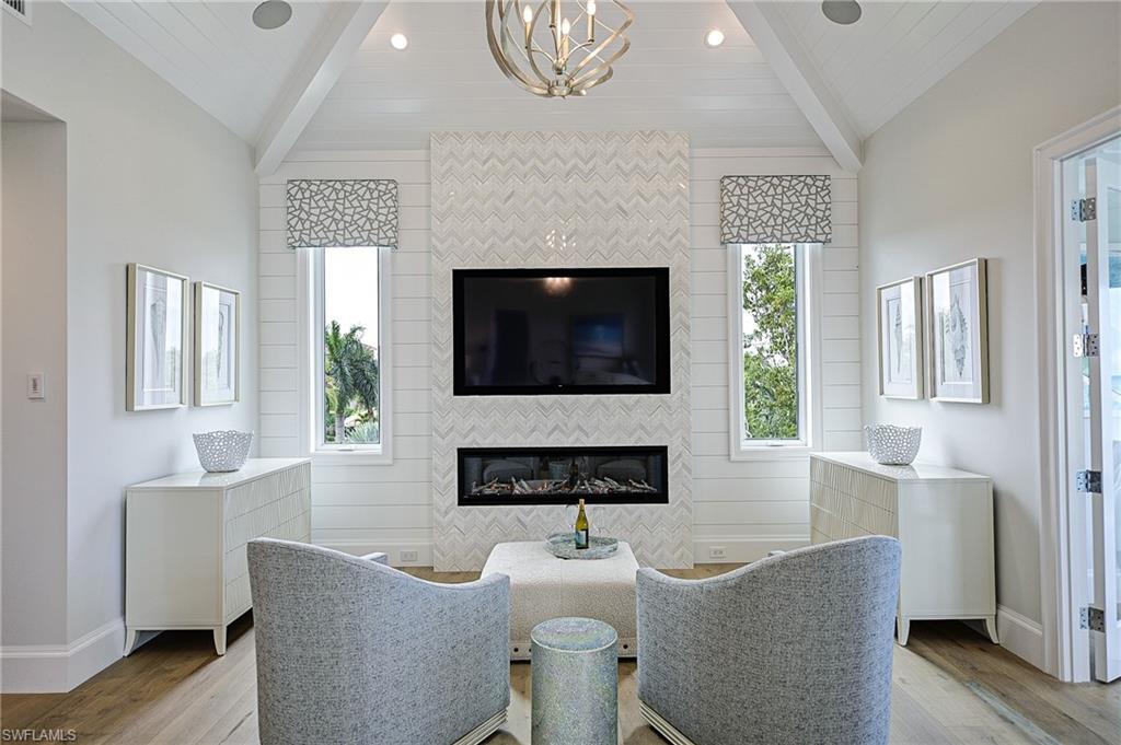 BAREFOOT BEACH - Residential