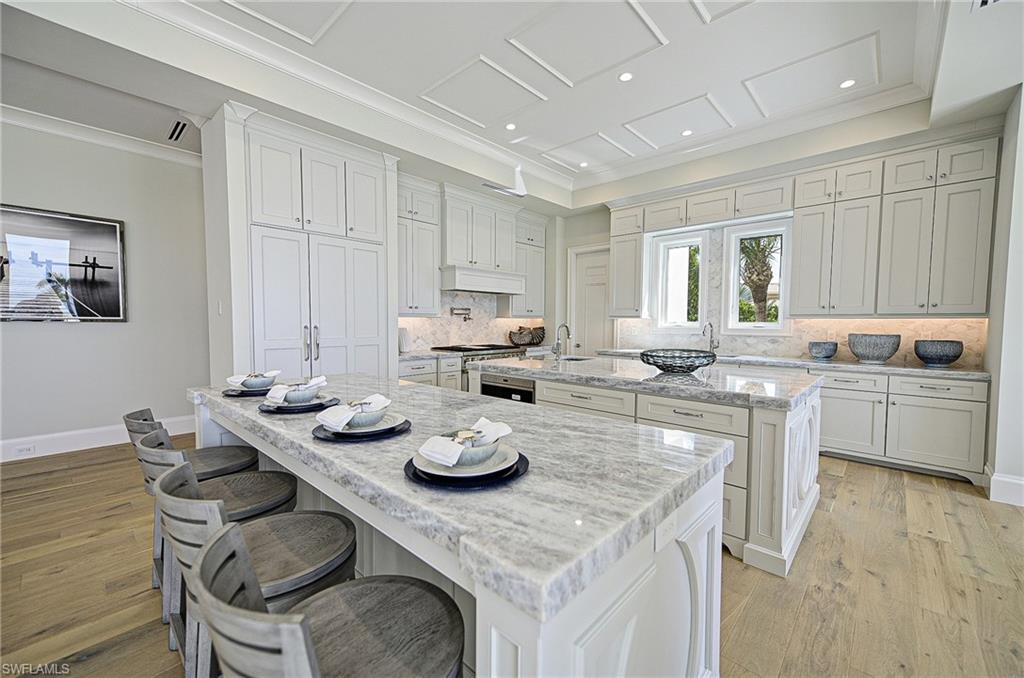 BAREFOOT BEACH - Residential