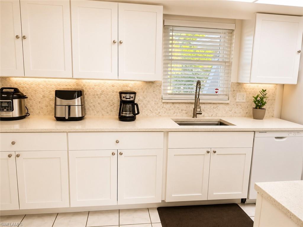 WILLOW LAKE - Residential Lease