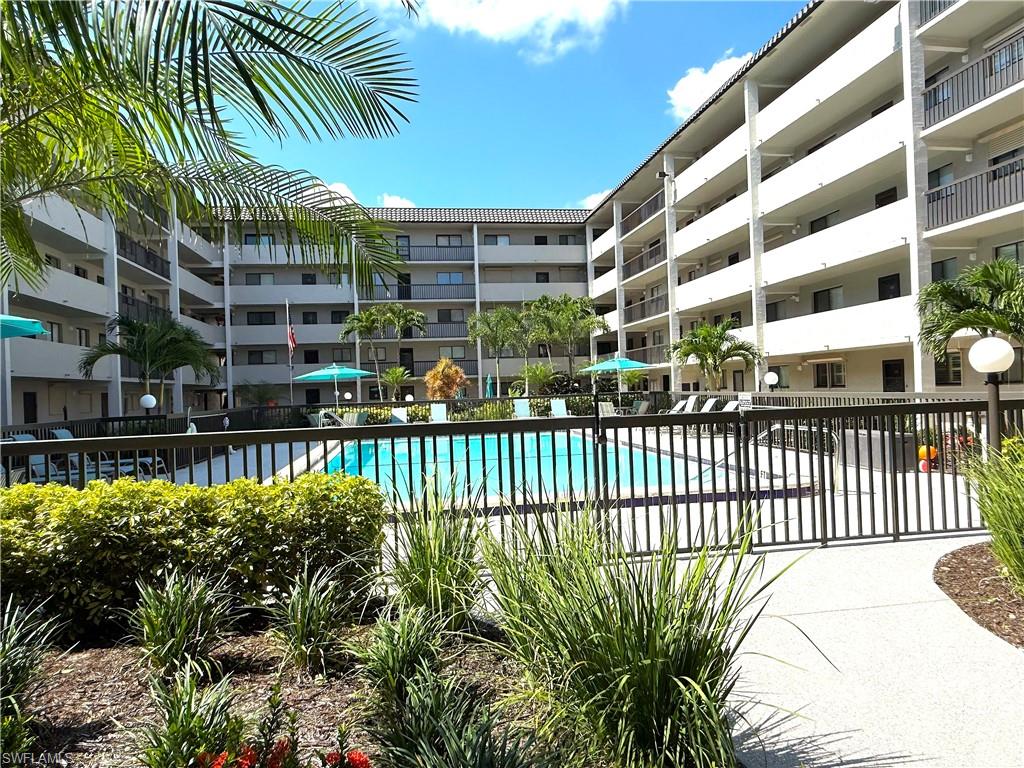 CENTRE COURT CONDO - Residential