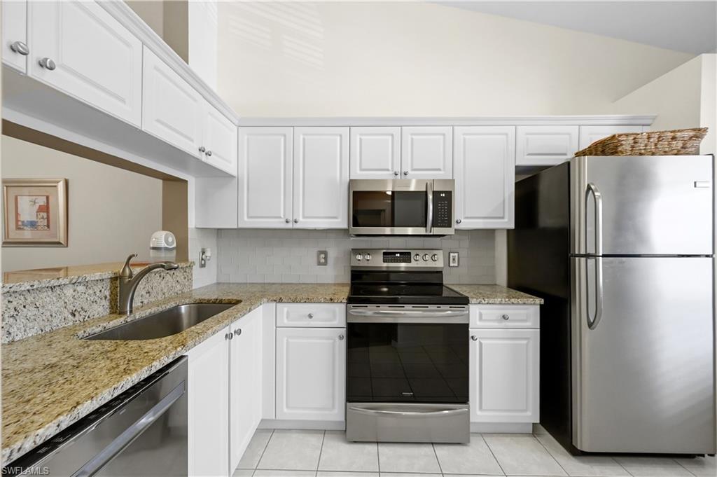 HUNTINGTON LAKES - Residential