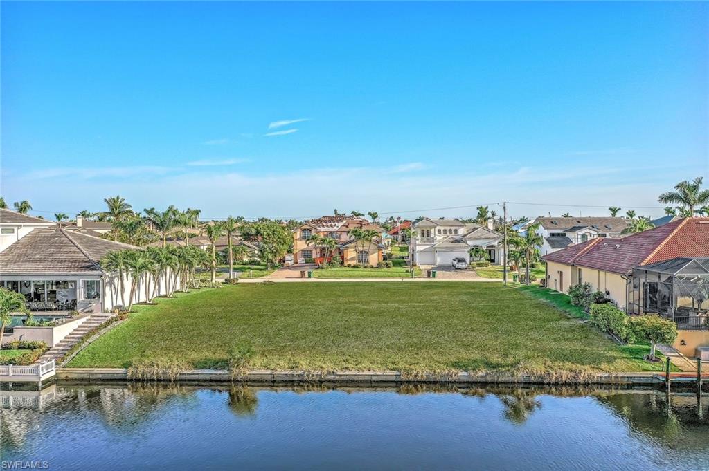CAPE CORAL - Land