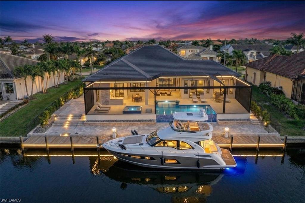 CAPE CORAL - Land