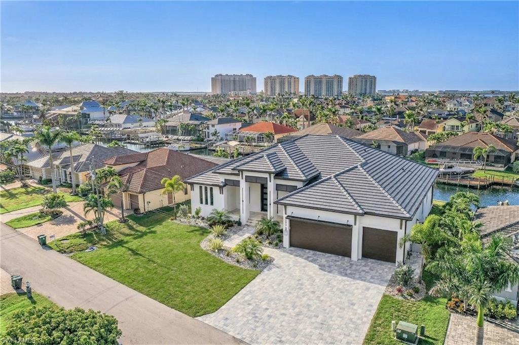 CAPE CORAL - Land