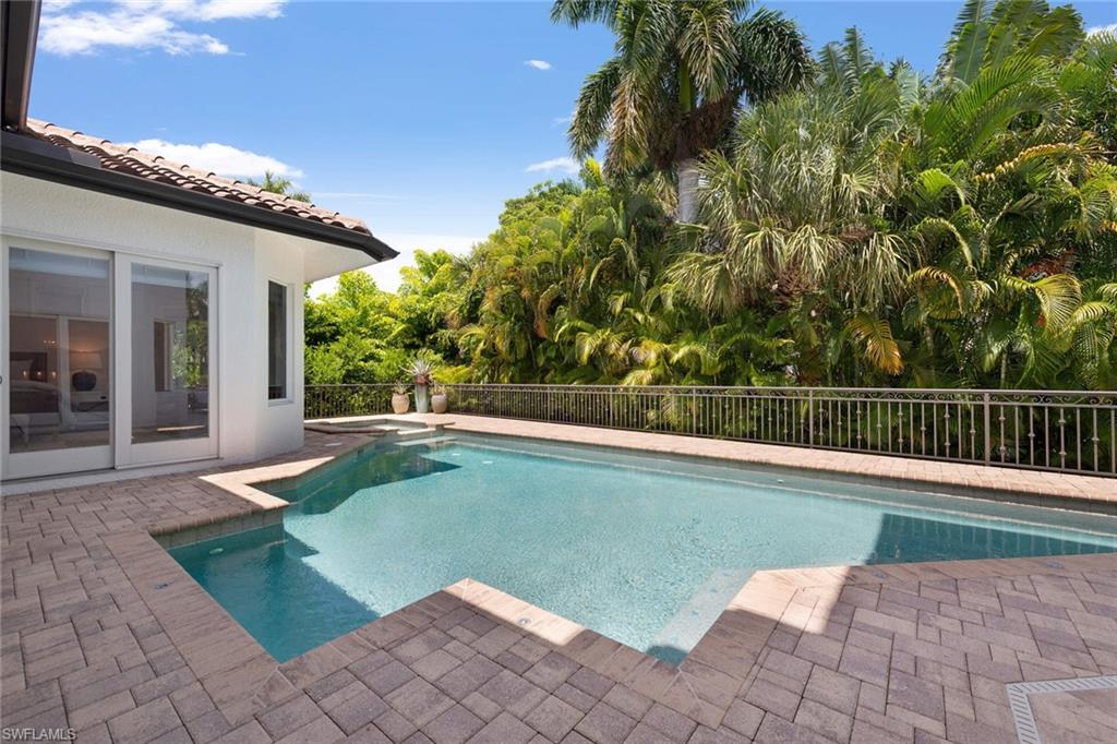 MOORINGS - Residential