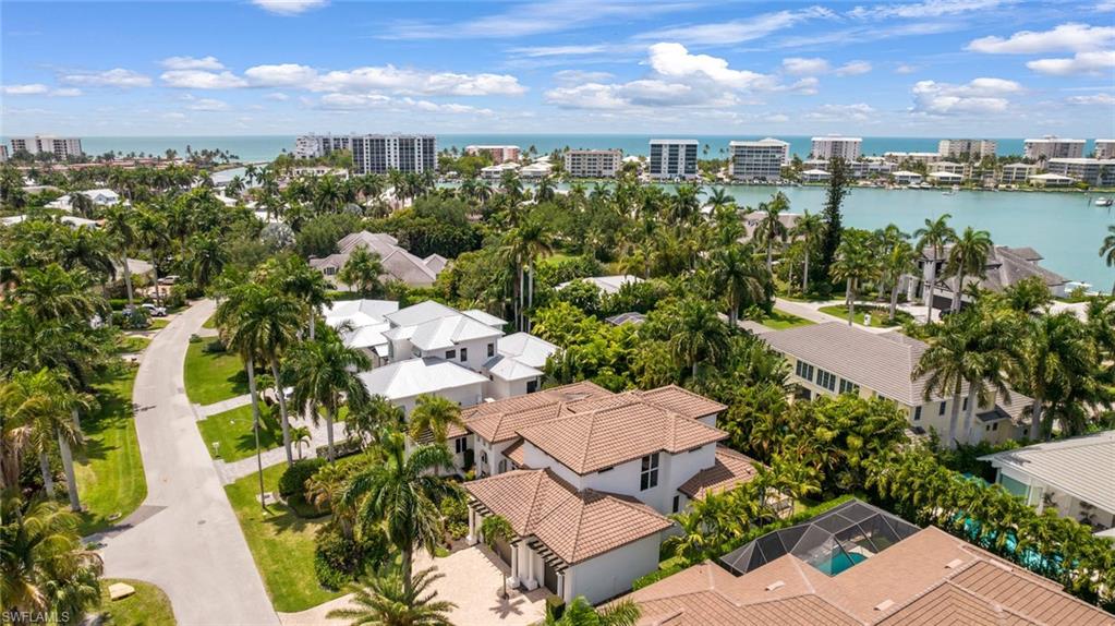 MOORINGS - Residential