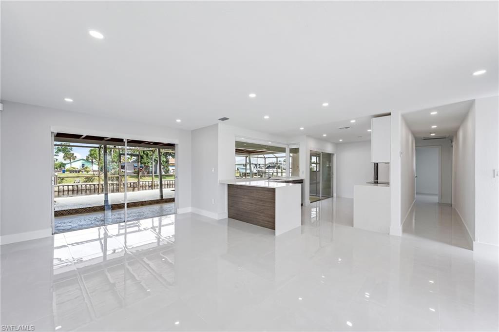 YACHT CLUB COLONY - Residential Lease