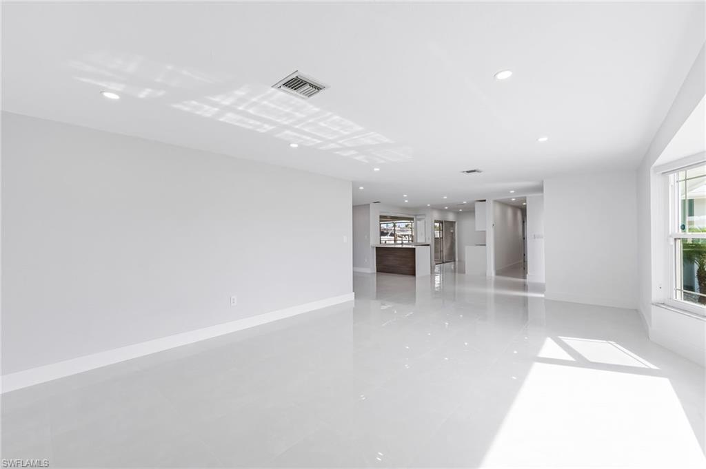 YACHT CLUB COLONY - Residential Lease