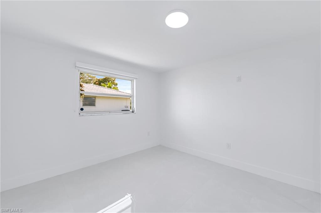 YACHT CLUB COLONY - Residential Lease