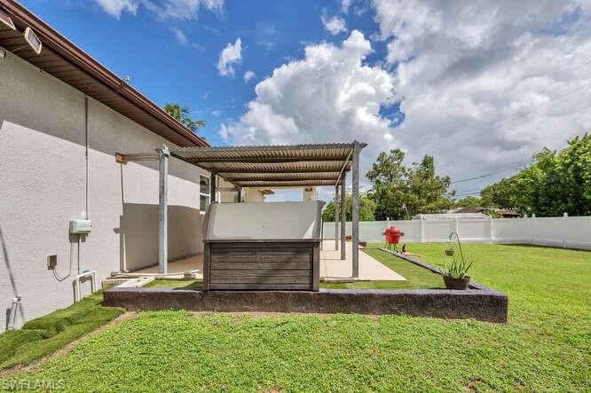 NAPLES BETTER HOMES - Residential