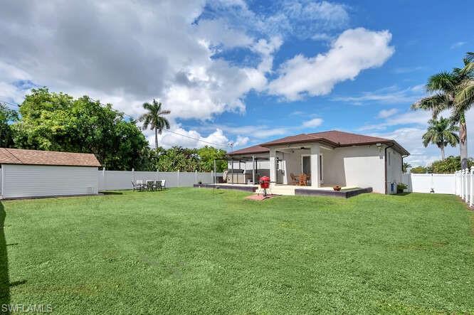 NAPLES BETTER HOMES - Residential