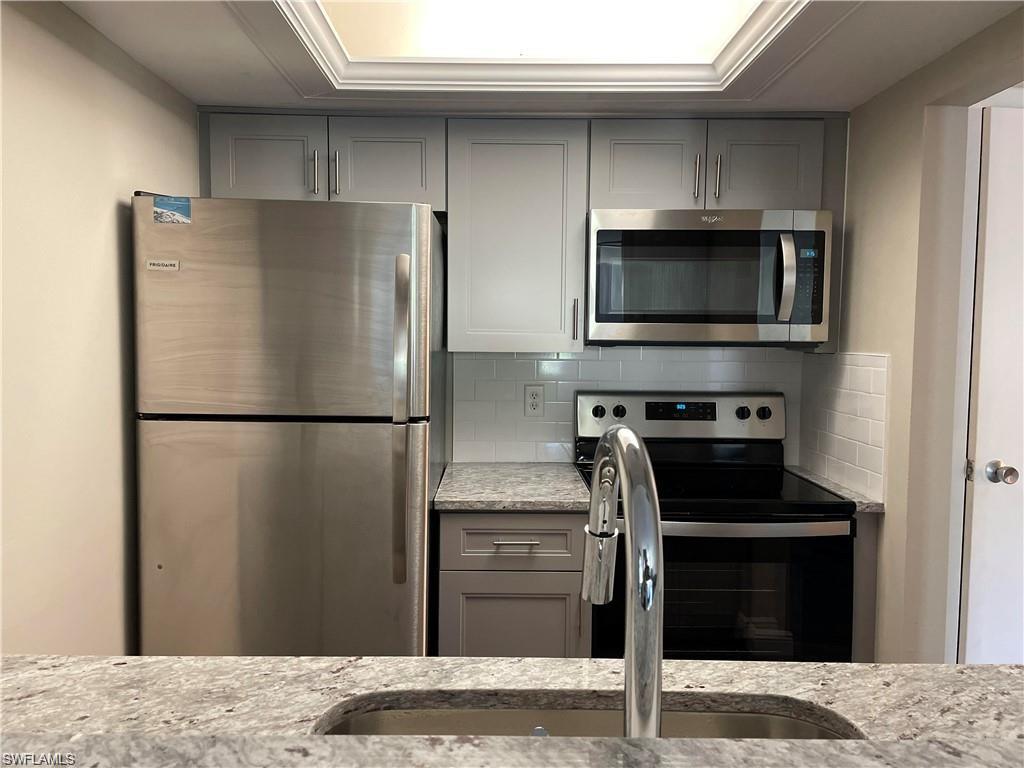 WINDSOR WEST - Residential Lease