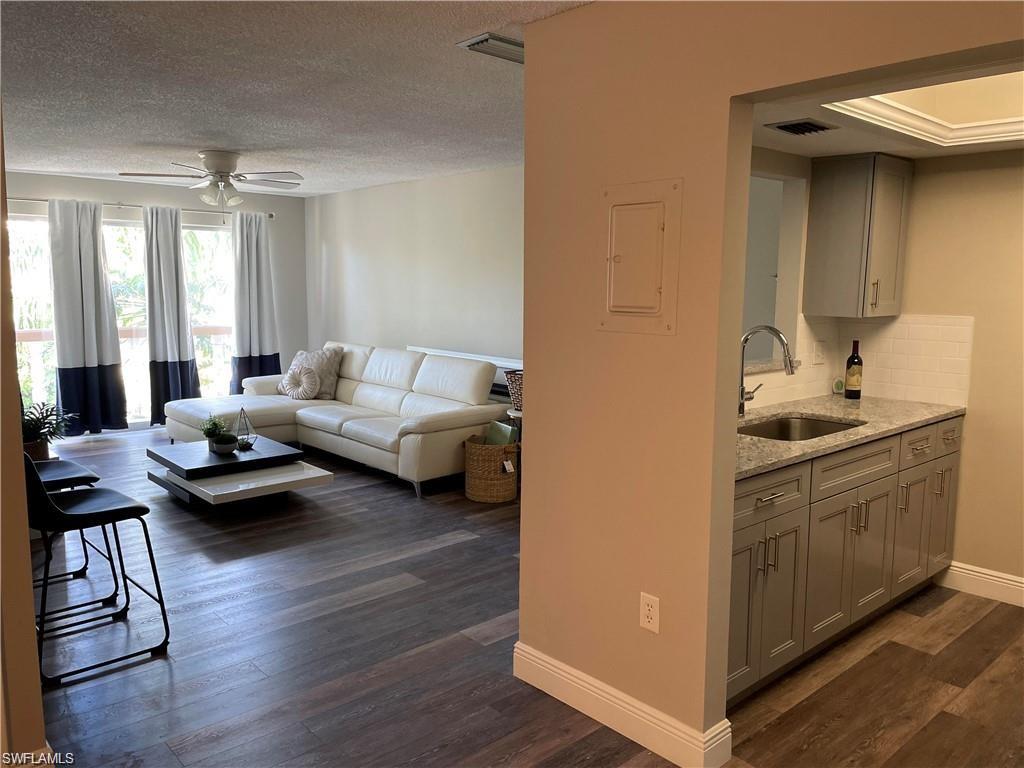 WINDSOR WEST - Residential Lease