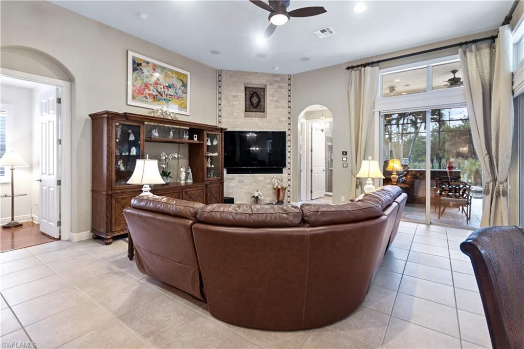 BELLE LAGO - Residential