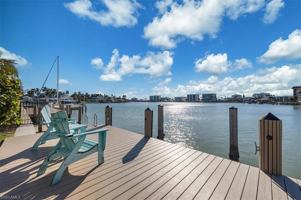 MOORINGS - Residential