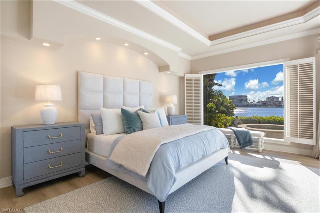 MOORINGS - Residential