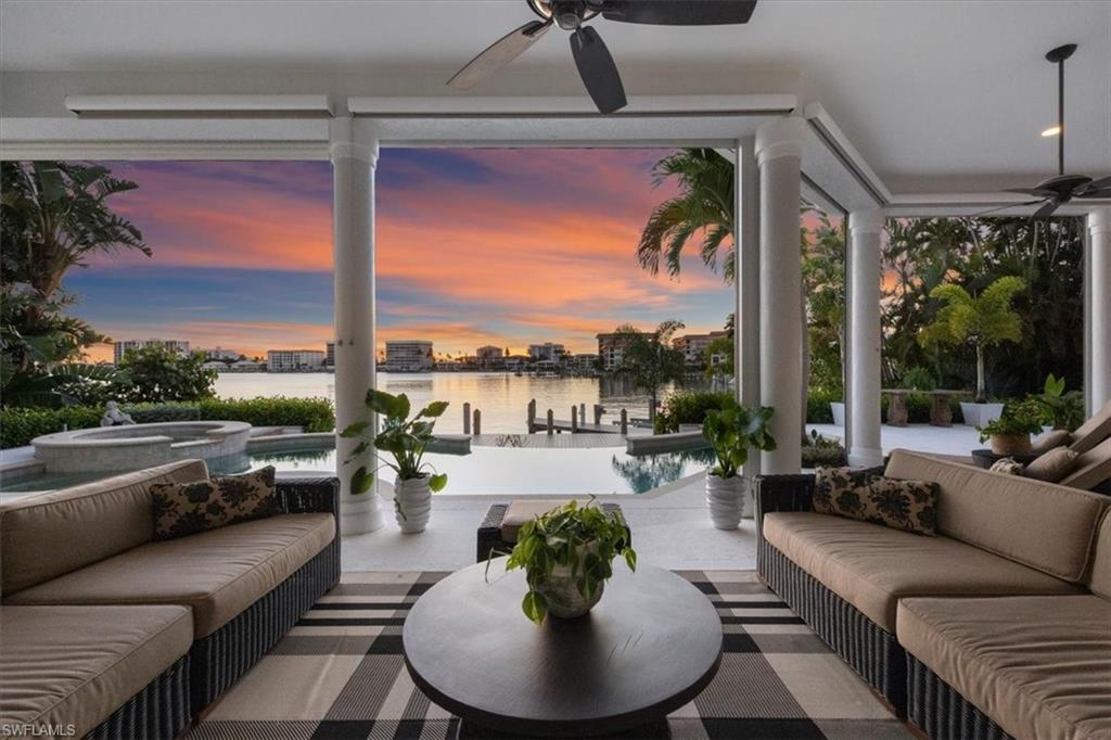 MOORINGS - Residential