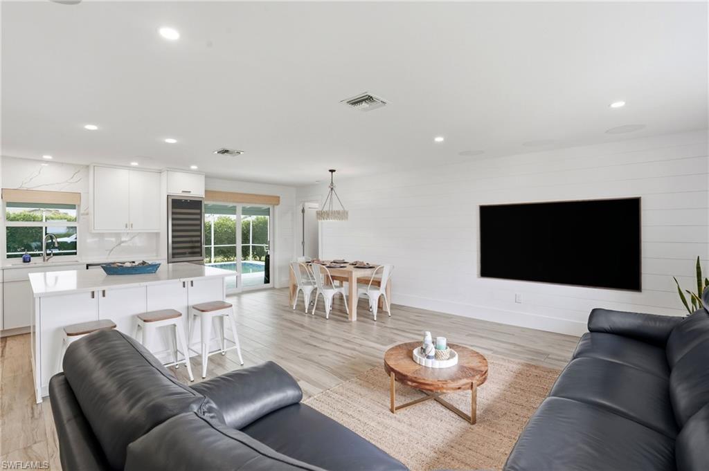 ISLAND PARK - Residential Lease