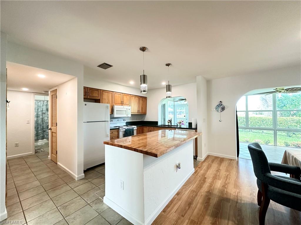 LAKEWOOD VILLAGE - Residential