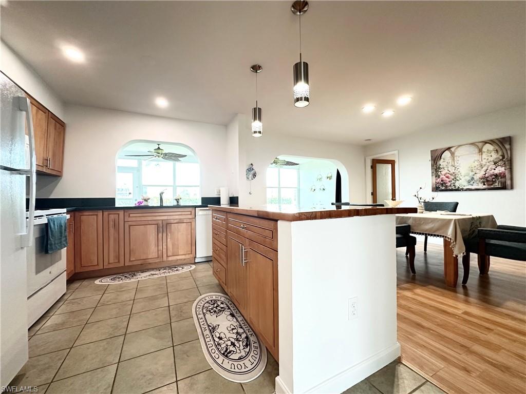 LAKEWOOD VILLAGE - Residential