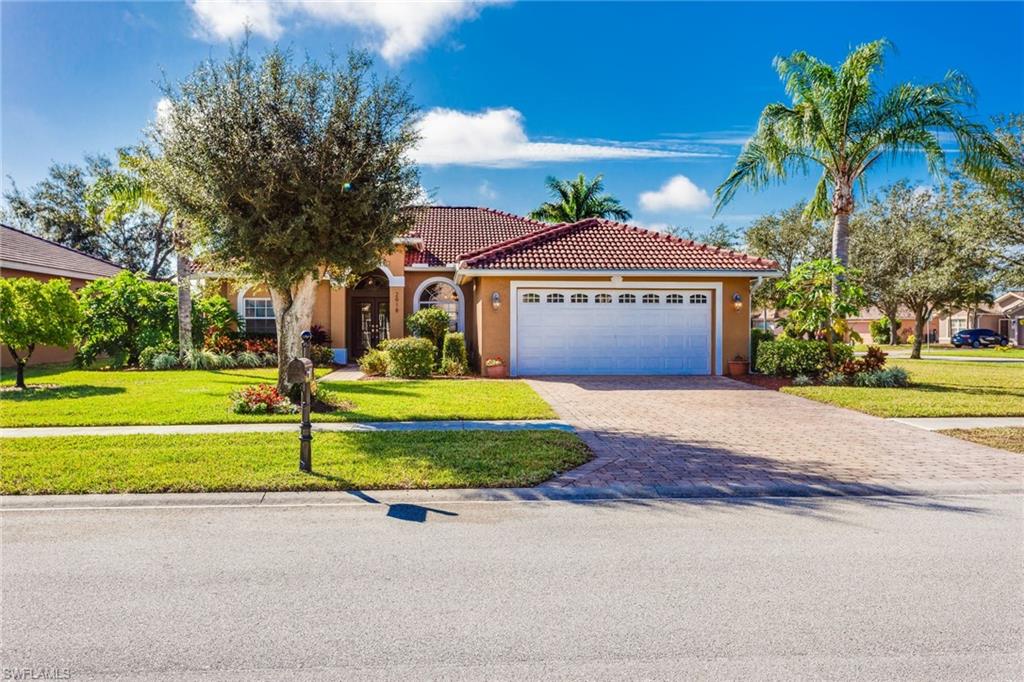 VALENCIA LAKES - Residential