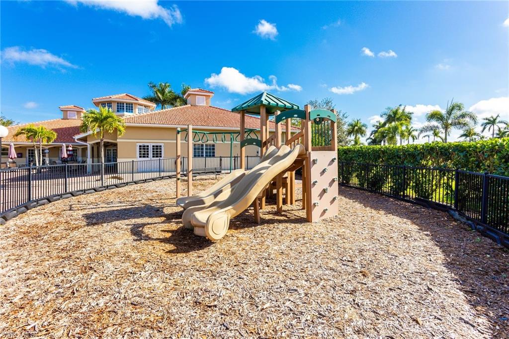 VALENCIA LAKES - Residential