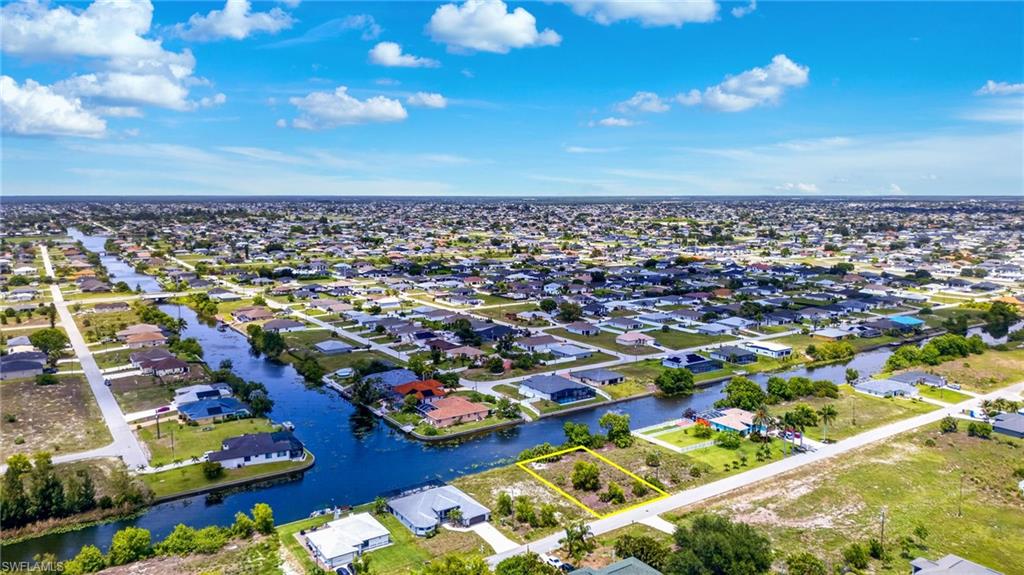 CAPE CORAL - Land