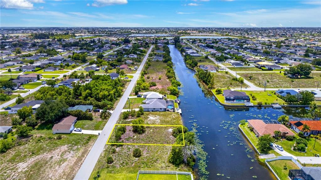 CAPE CORAL - Land