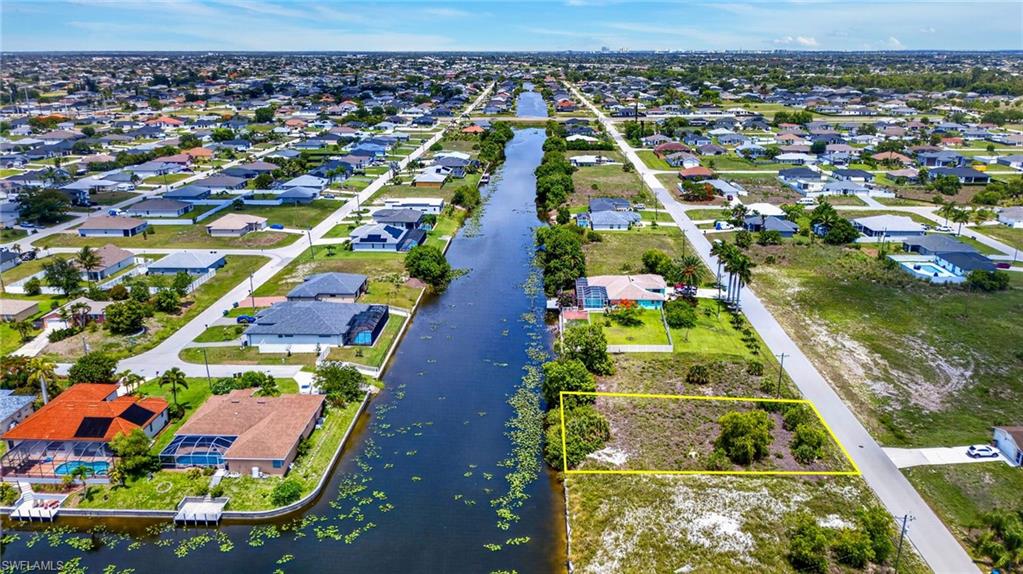 CAPE CORAL - Land
