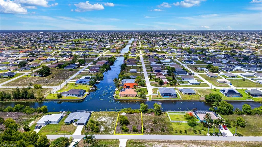 CAPE CORAL - Land