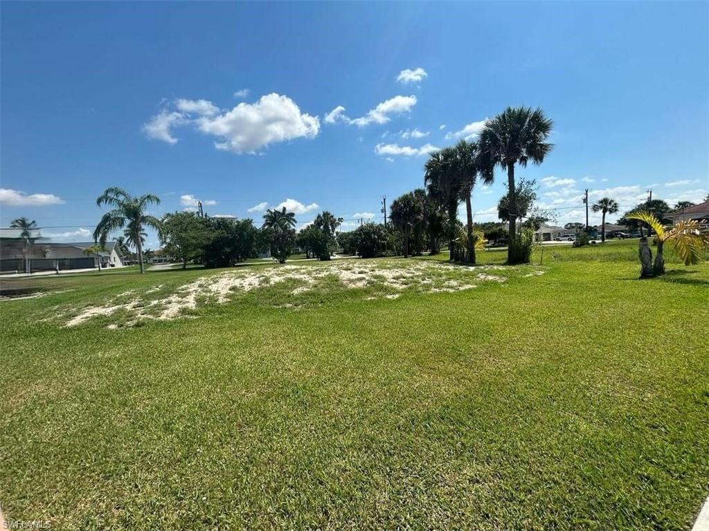FORT MYERS SHORES - Land