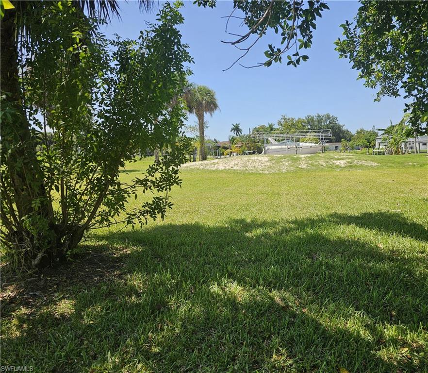 FORT MYERS SHORES - Land