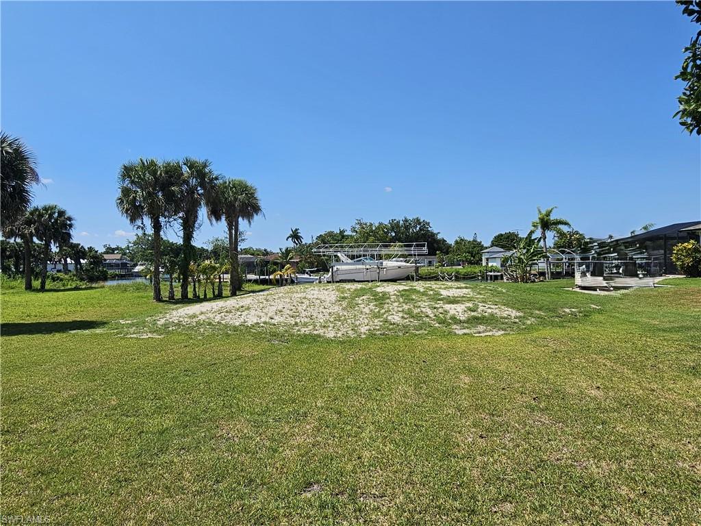 FORT MYERS SHORES - Land
