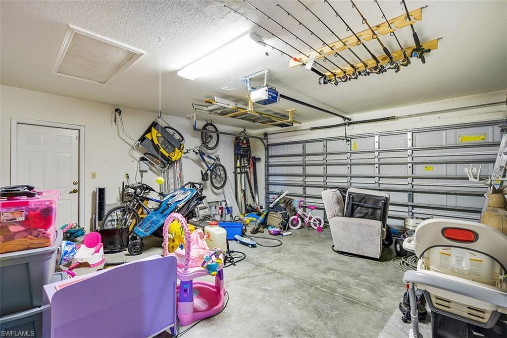 SAN CARLOS PARK - Residential