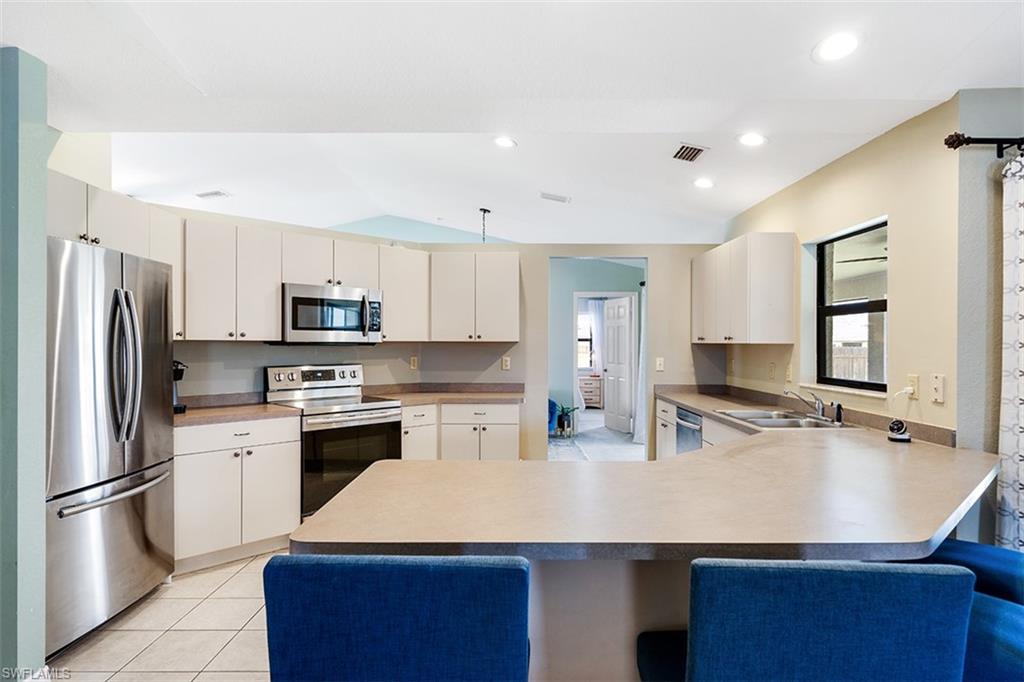 SAN CARLOS PARK - Residential