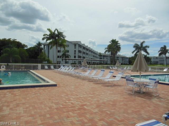 GOLFVIEW GOLF & RACQUET CLUB - Residential