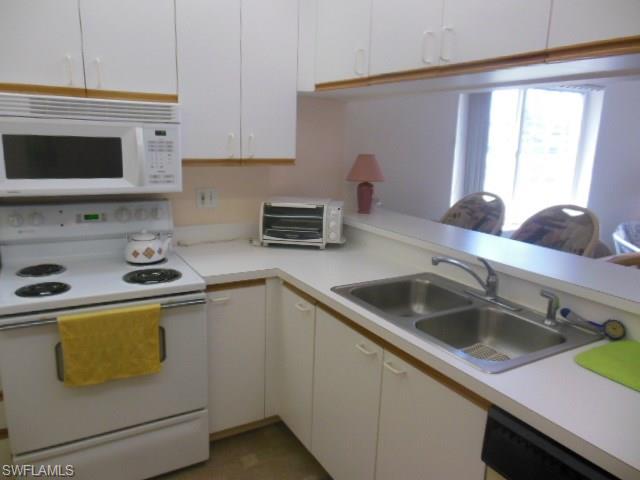 GOLFVIEW GOLF & RACQUET CLUB - Residential