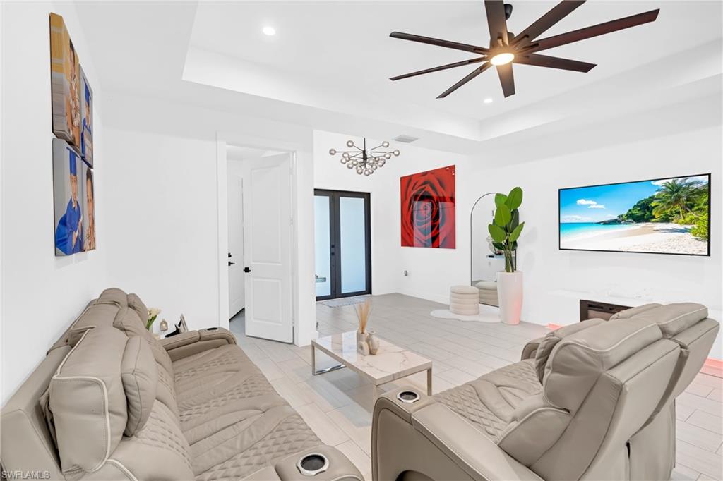 GOLDEN GATE ESTATES - Residential