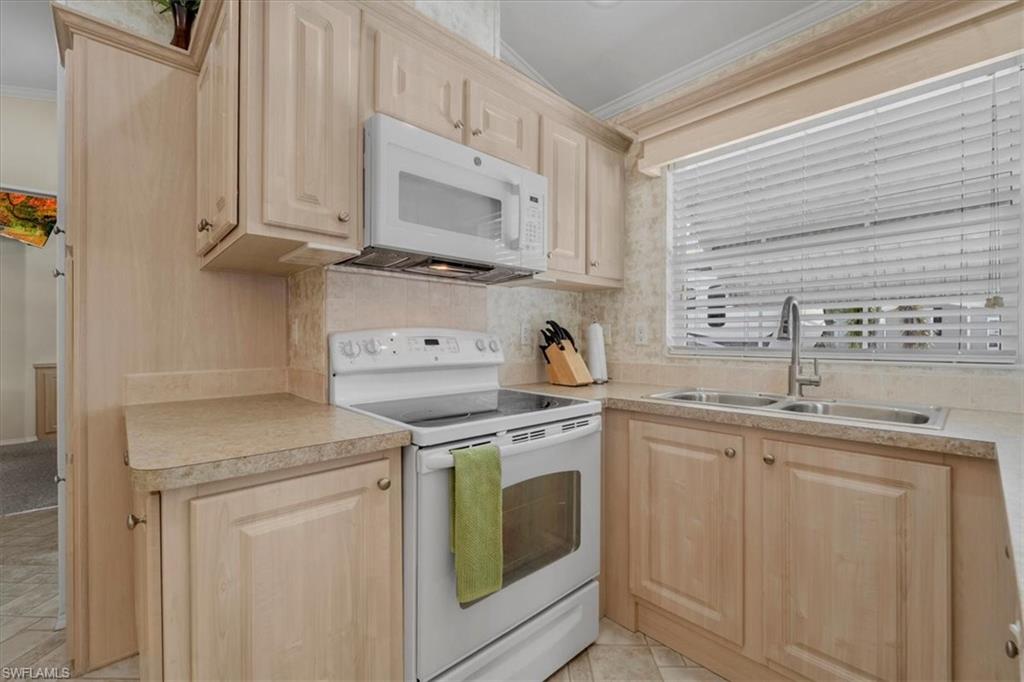 MOORE HAVEN - Residential