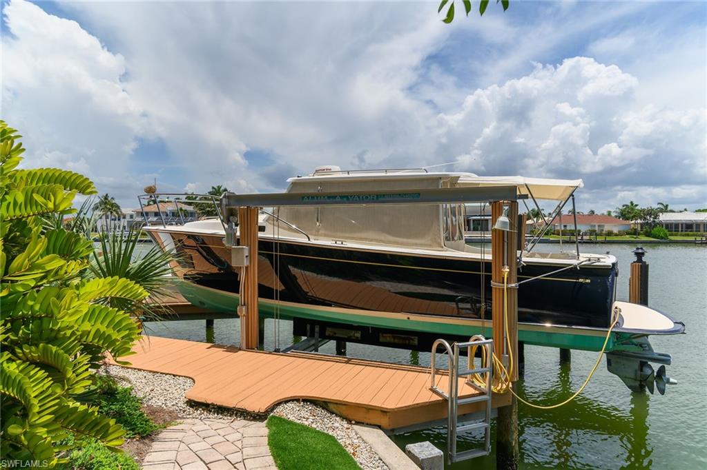 MARCO BEACH - Residential